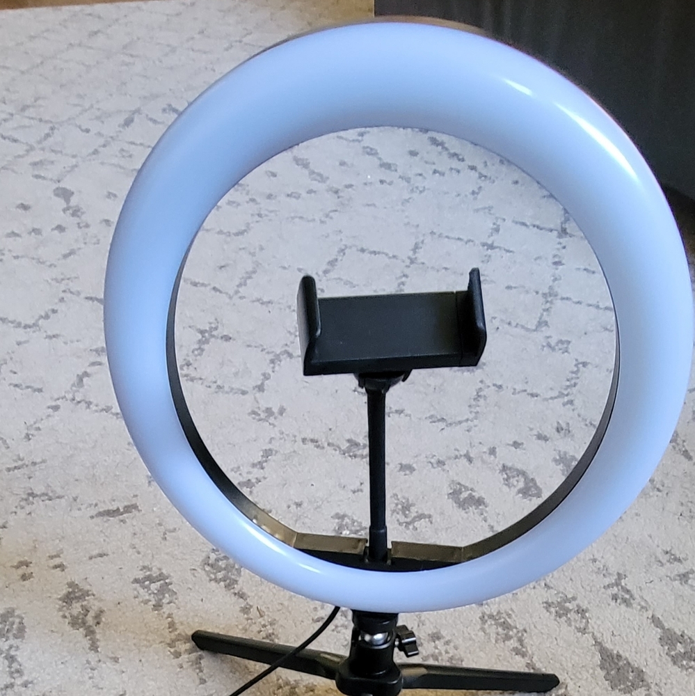 Ring Light with phone holder and remote control